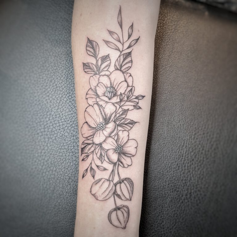 Tattoo artiest Victoria Veerkamp Tattoo Studio Ink &amp; Intuition Floral Ornamental Tattoo