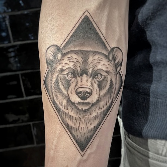 Tattoo Studio Ink & Intuition Tattoo Artiest Cleo Vlaming Beer Tattoo Bear Tattoo
