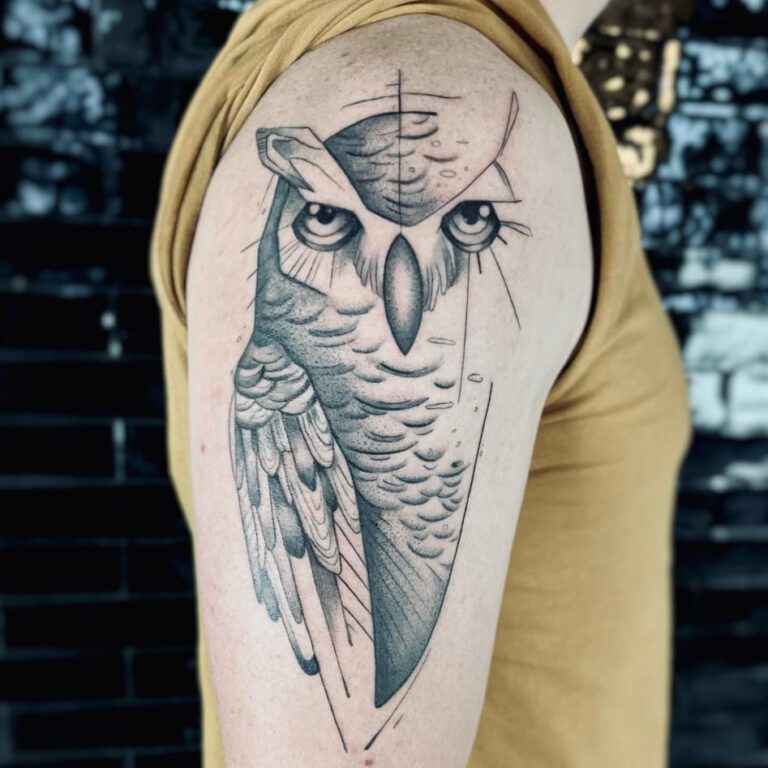 Tattoo Studio Ink &amp; Intuition Tattoo Artiest Cleo Vlaming Uil Uil Tattoo