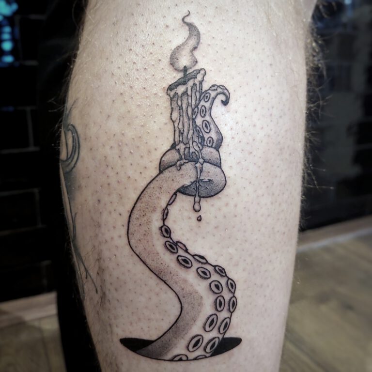 Yara Verhoeve Tattoo chthulhu tentakel