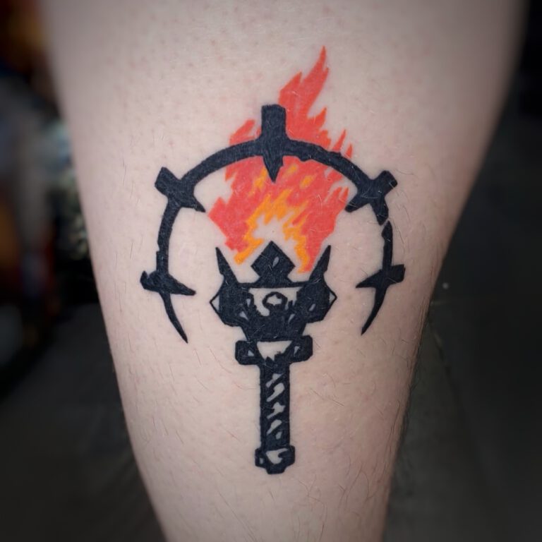 Darkest Dungeon fakkel tattoo door Yara Verhoeve