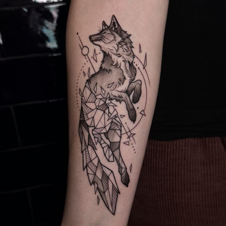 geometric fox tattoo by Marloes Lupker