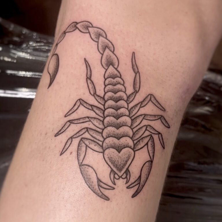 traditional style scorpion tattoo by cleo vlaming